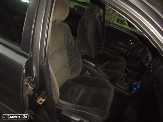 Carro MOT: B4164S2 CXVEL: JH3306   M3P VOLVO  V40 2001 1.6 109CV 5P CINZA GASOLINA - 5