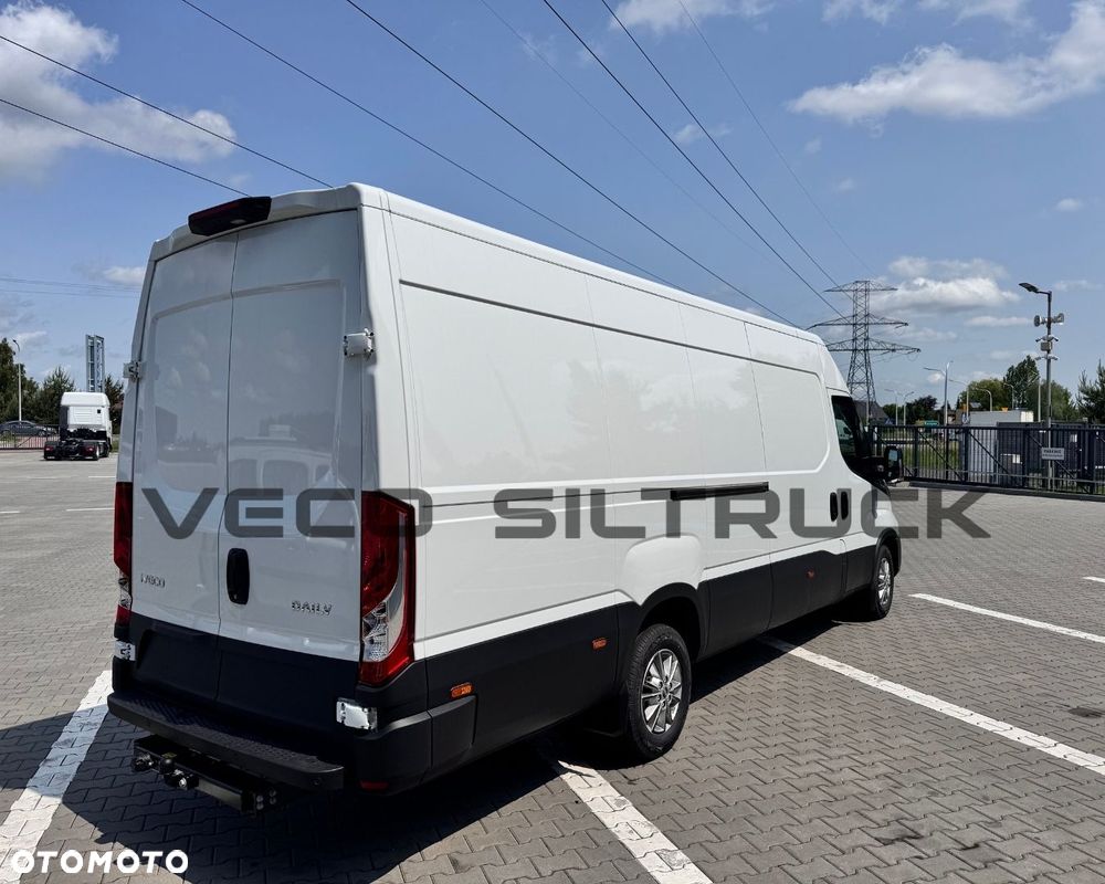 Iveco Daily Furgon 16m3 dostępny od ręki Biały/Szary - 4