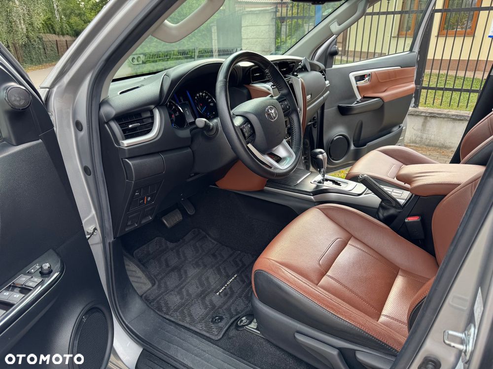 Toyota Fortuner - 32