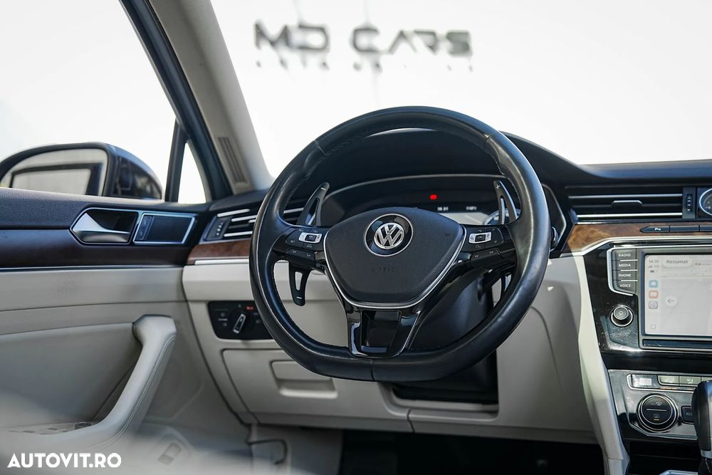 Volkswagen Passat 2.0 TDI SCR 4Motion DSG Highline - 13