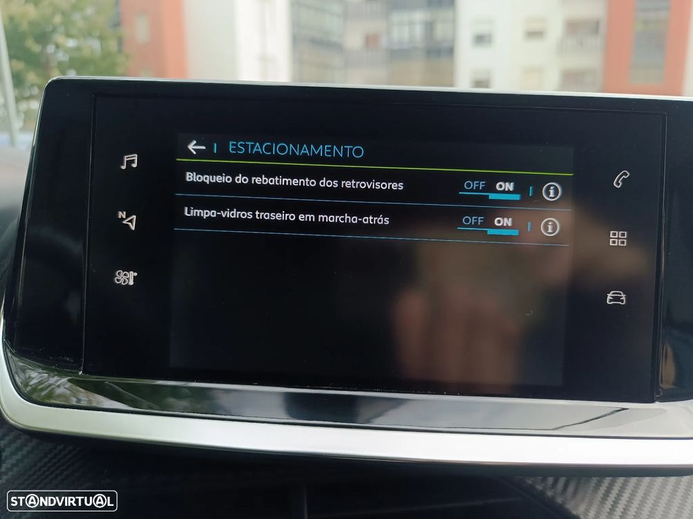 Peugeot e-208 Allure - 41