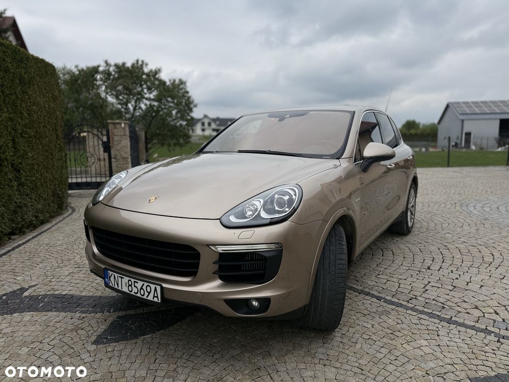 Porsche Cayenne - 1
