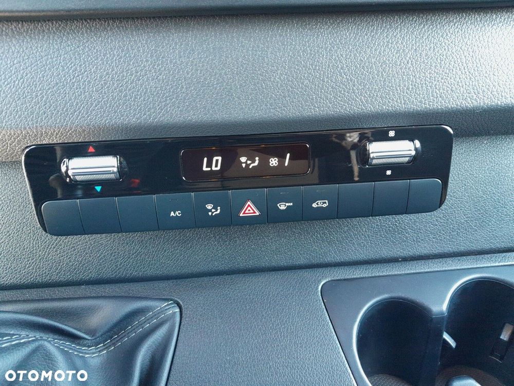 Mercedes-Benz Sprinter - 28