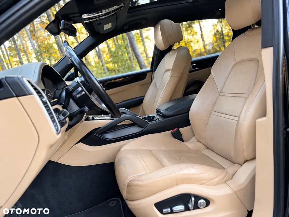 Porsche Cayenne - 18
