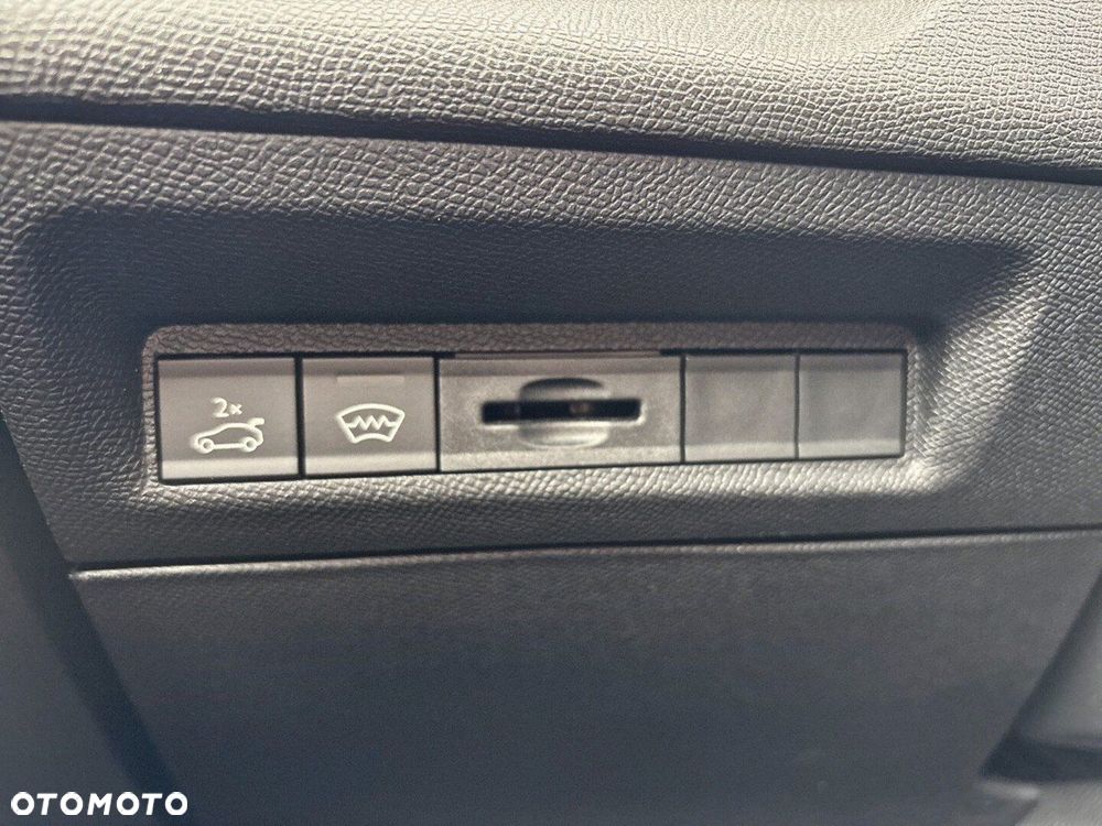 Peugeot 408 1.2 PureTech GT S&S EAT8 - 17