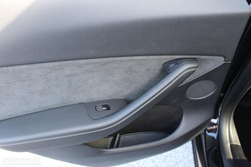 Tesla Model Y Standard - 29