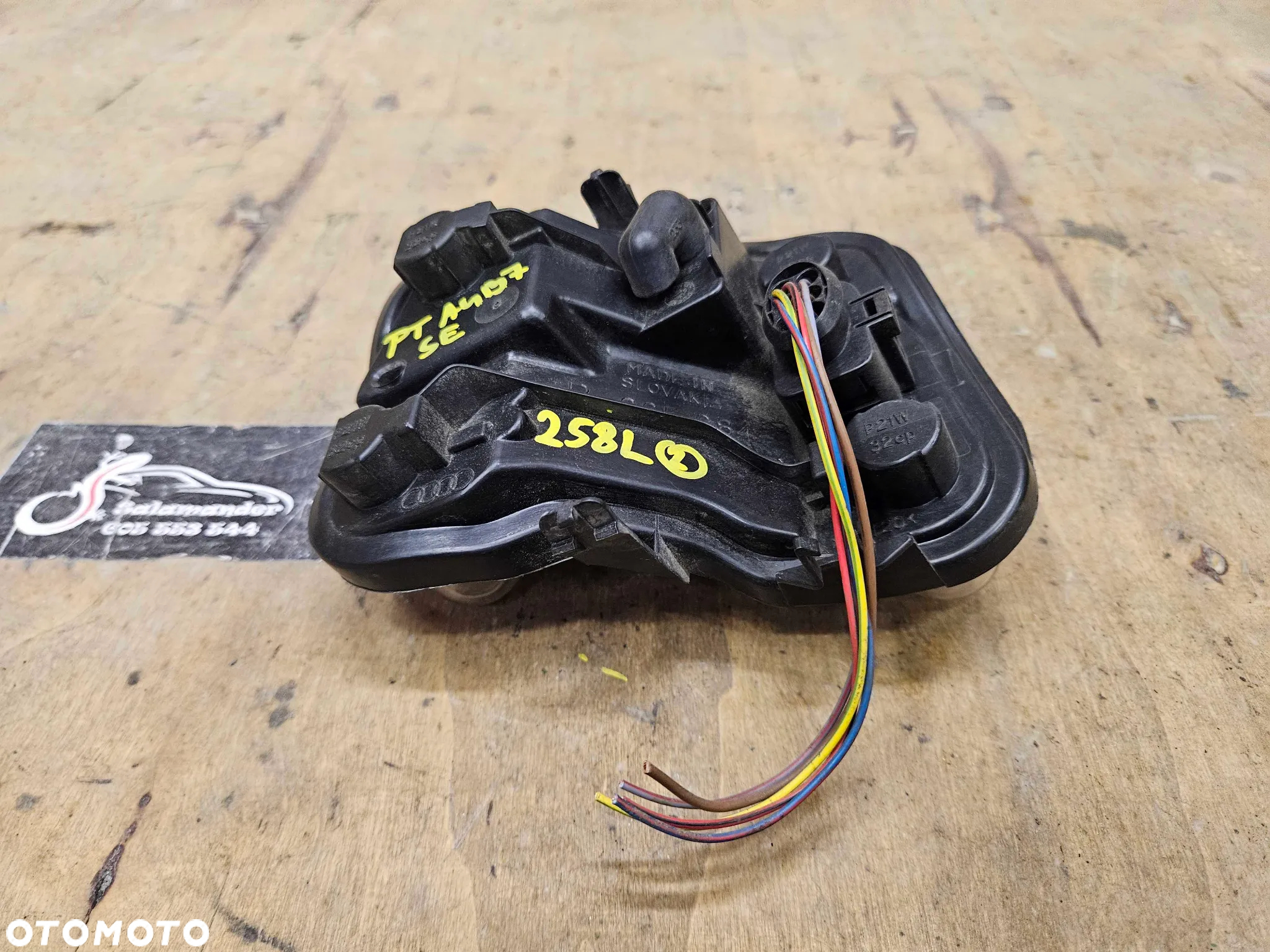Wklad Lampa Lampy Oprawa Zarowki Mocowanie Tyl Prawy Tylne AUDI A4 B7 Sedan - 17
