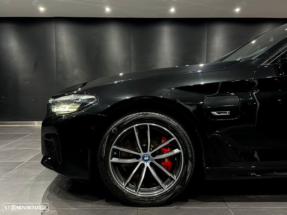 BMW 530 e Pack Desportivo M - 3