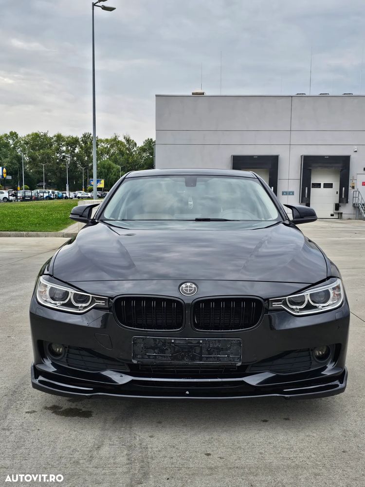 BMW Seria 3 318d Touring Aut. Luxury Line - 31