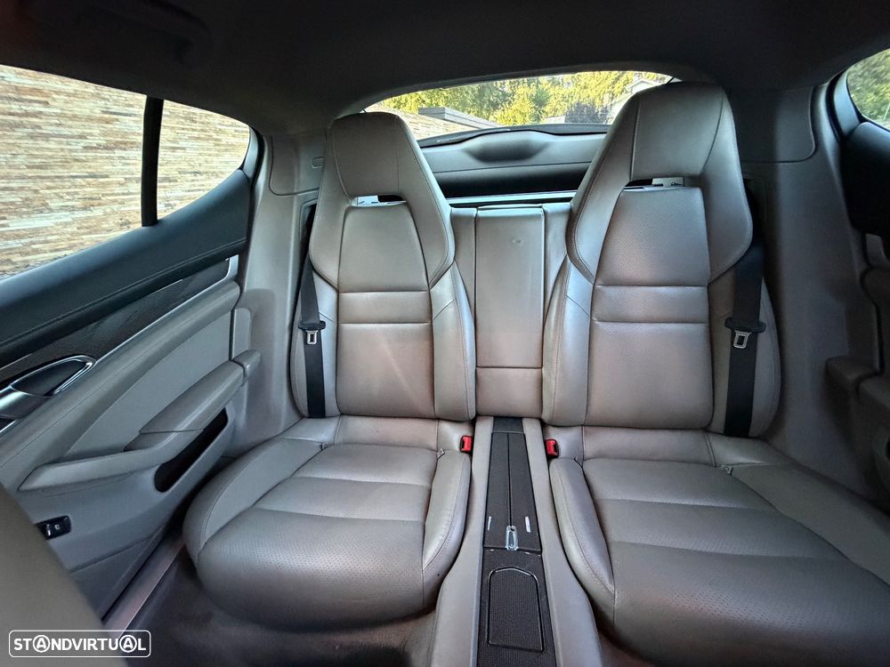 Porsche Panamera Platinum Edition - 9