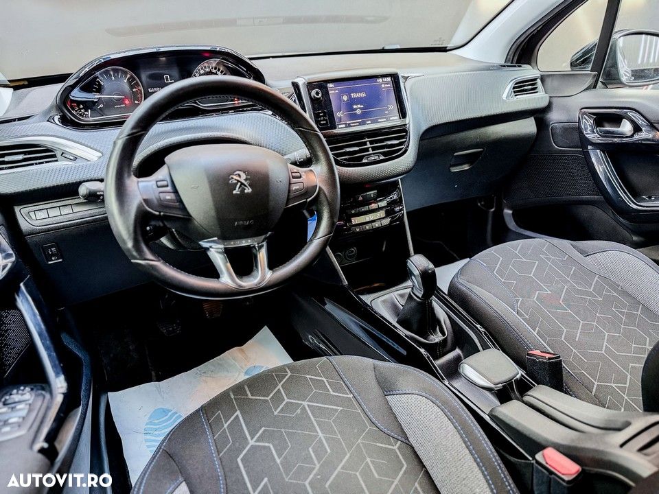 Peugeot 2008 - 6