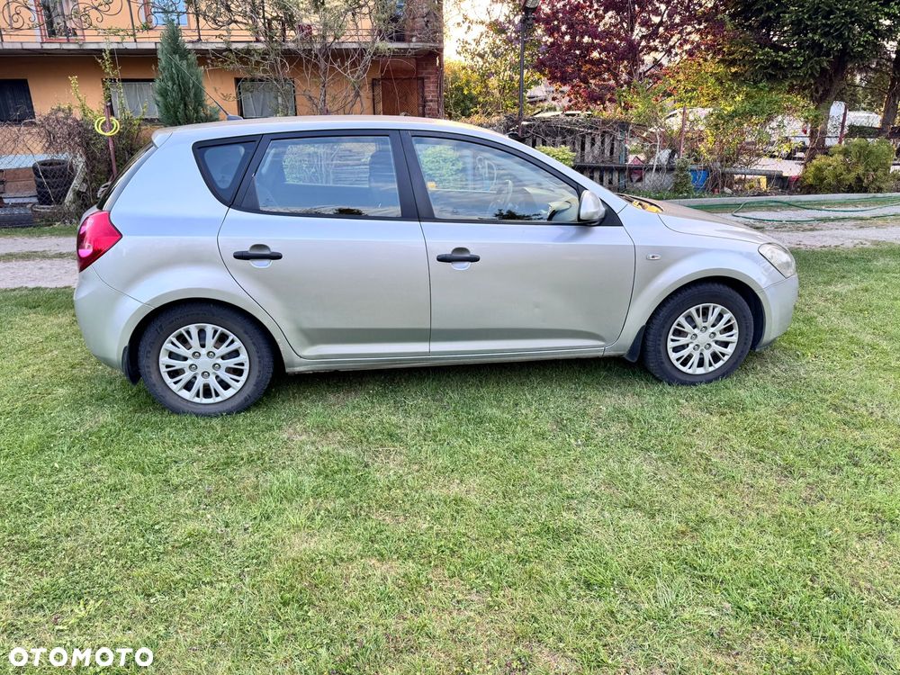Kia Ceed 1.6 Crdi Comfort - 4