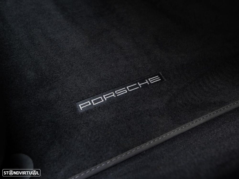 Porsche 911 (992) - 14