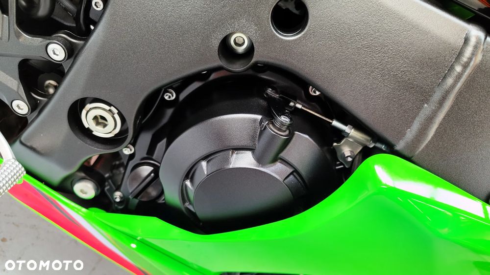 Kawasaki ZX - 22
