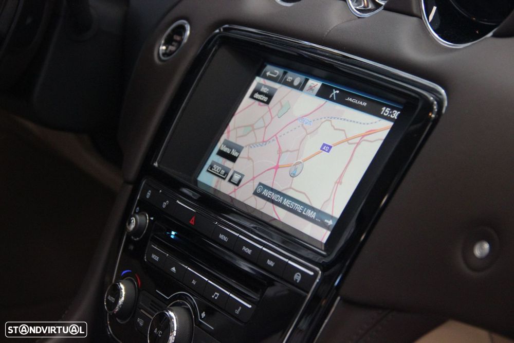 Jaguar XJ 3.0 D V6 Premium Luxury - 16
