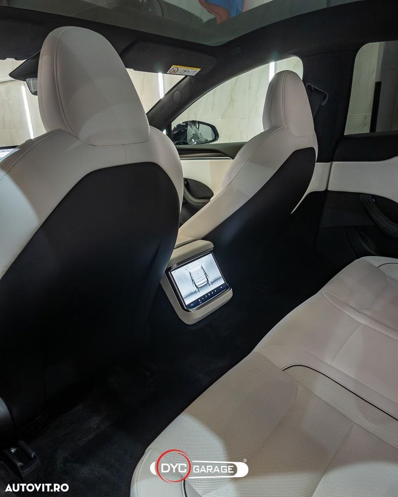 Tesla Model S Plaid - 6