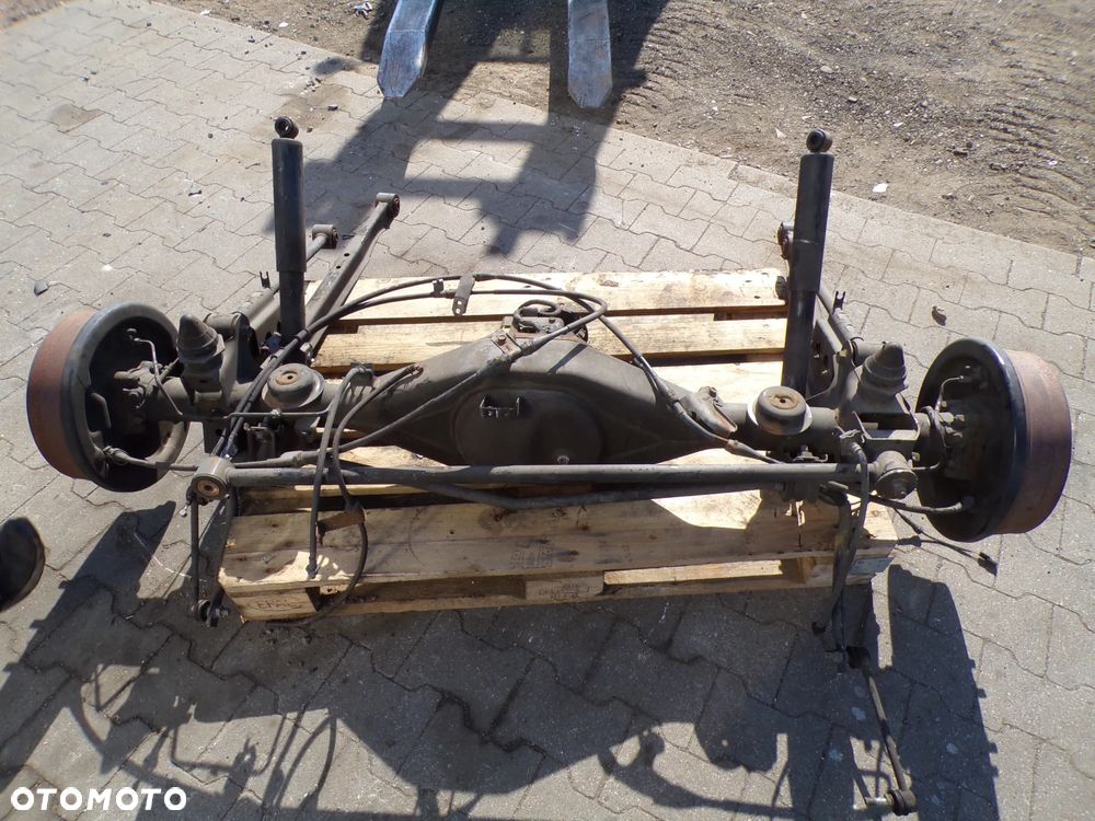 BELKA OŚ ZAWIESZENIA TYŁ NISSAN NAVARA D23 - 1