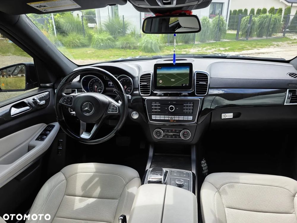 Mercedes-Benz GLS 500 4-Matic - 23