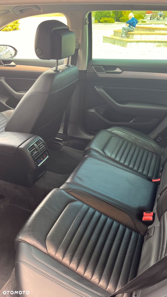 Volkswagen Passat 2.0 TDI Bi-Turbo BMT 4Mot Highline DSG - 33