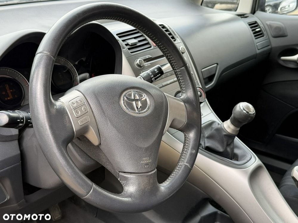 Toyota Auris - 14