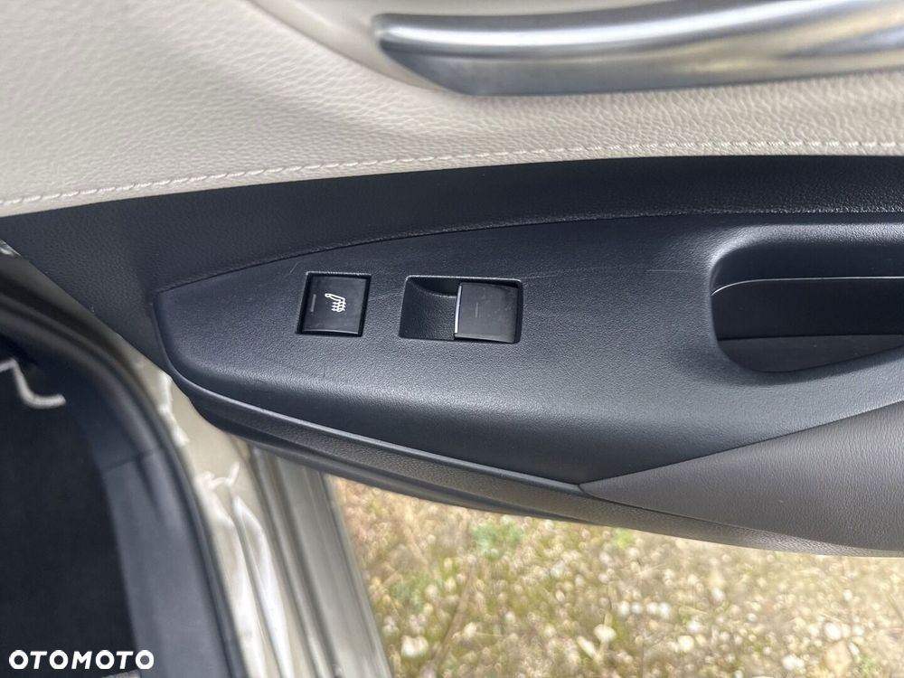 Toyota Corolla 1.8 Hybrid Executive - 14