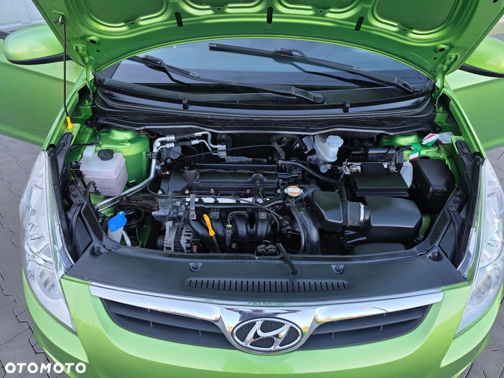 Hyundai i20 1.2 FIFA WM Edition - 12