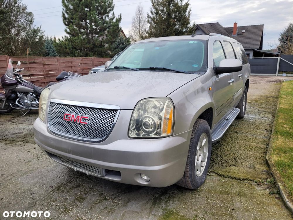 GMC Yukon - 4