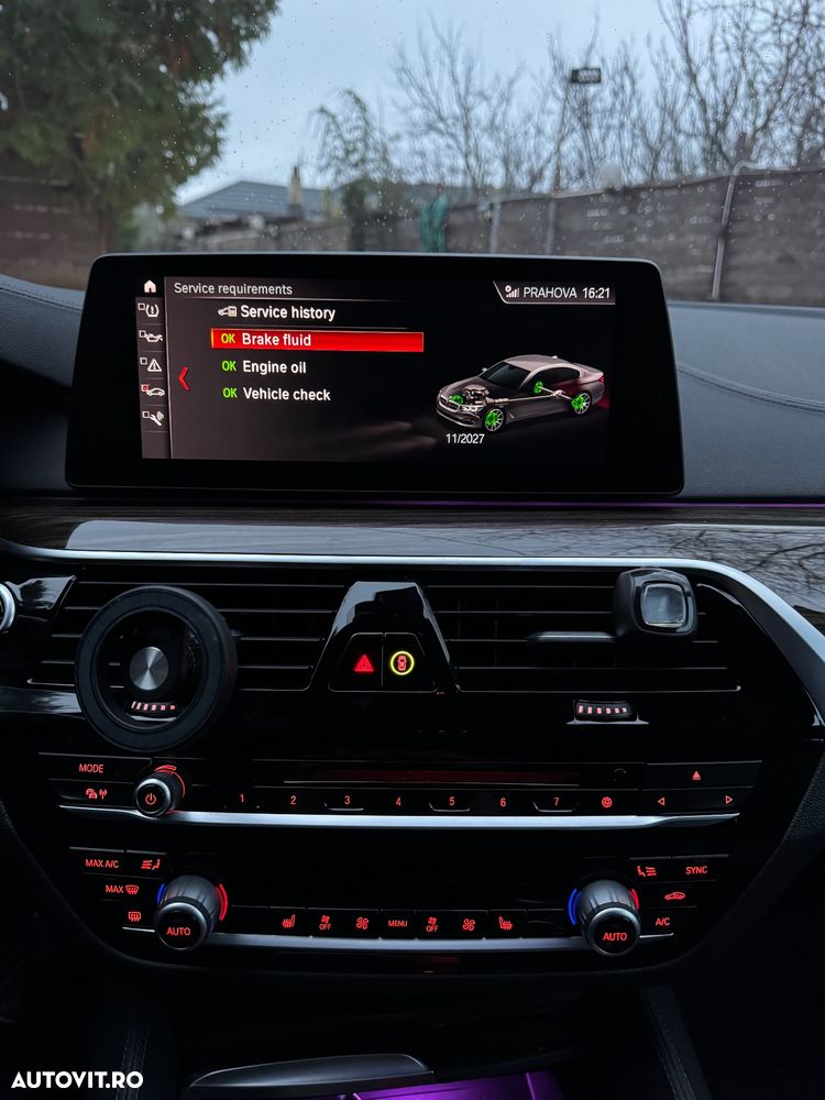 BMW Seria 5 520i Aut. Luxury Line - 21