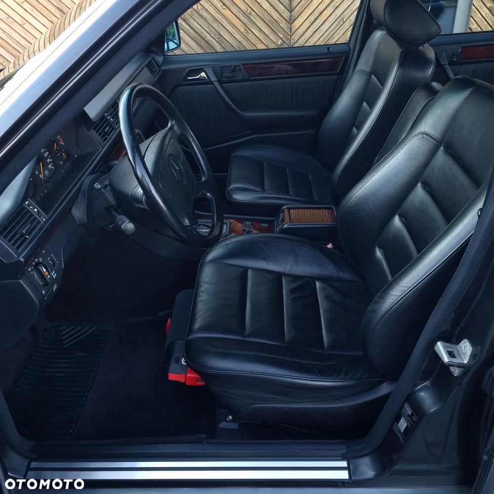 Mercedes-Benz W124 (1984-1993) - 13