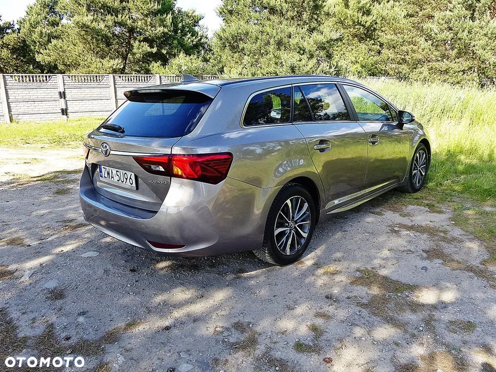 Toyota Avensis 2.0 D-4D Premium - 8