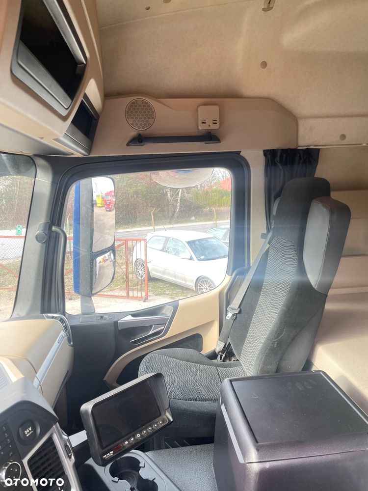 Mercedes-Benz 2533 - 9