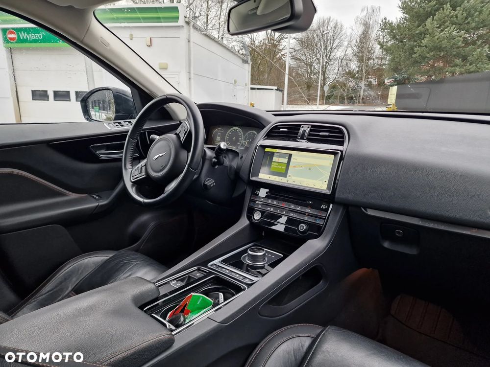 Jaguar F-Pace - 16