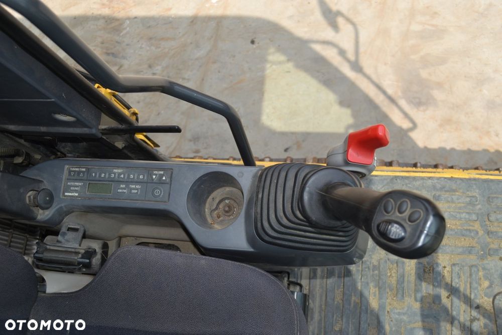 Komatsu PC210LC-11 - 24