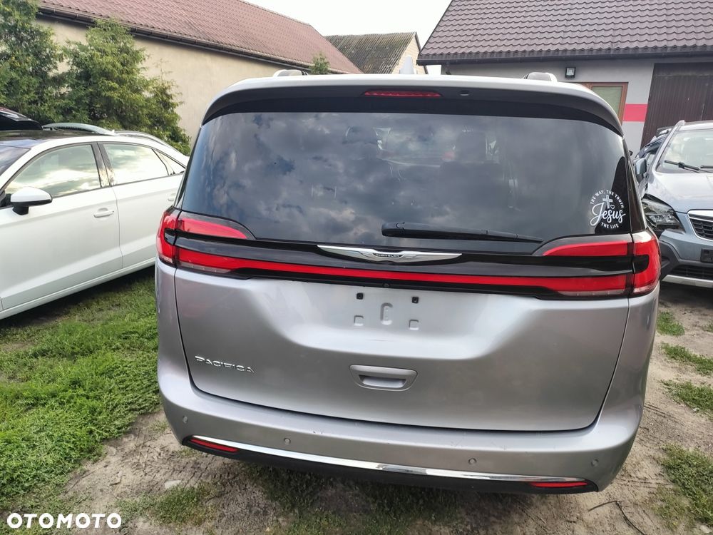 Chrysler Pacifica - 7