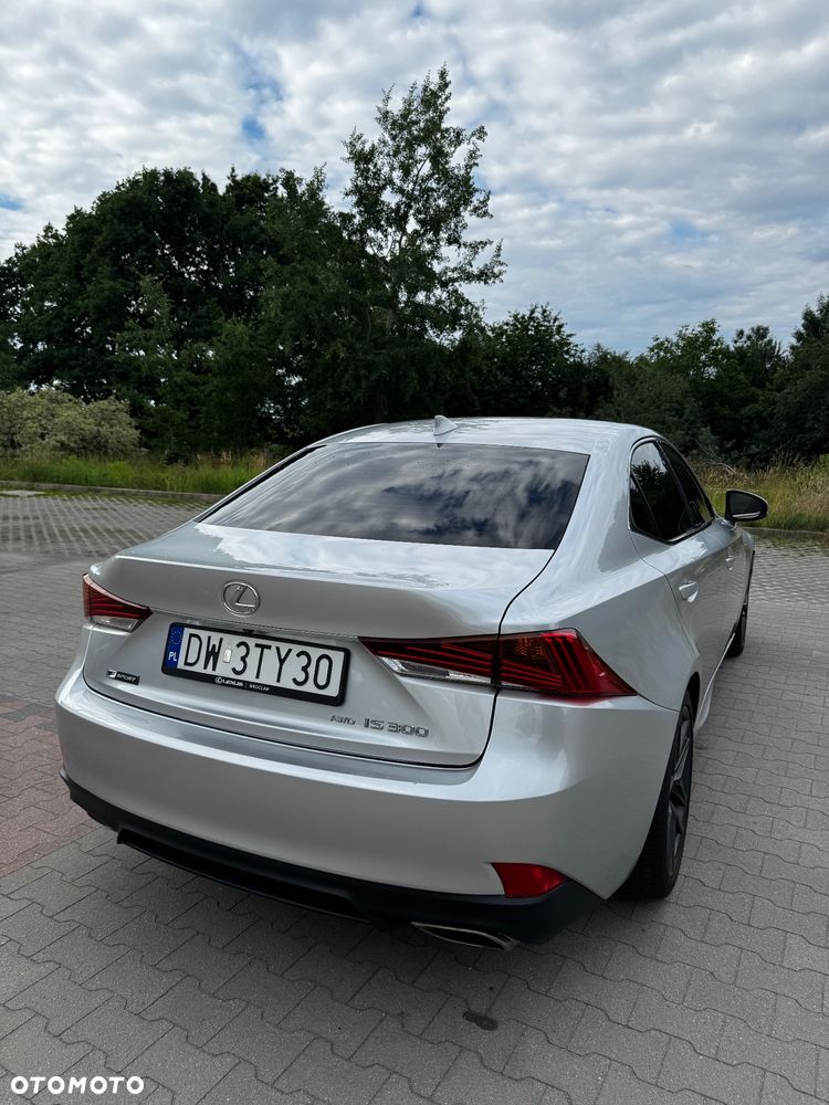 Lexus IS 200t / 300 F Sport - 10