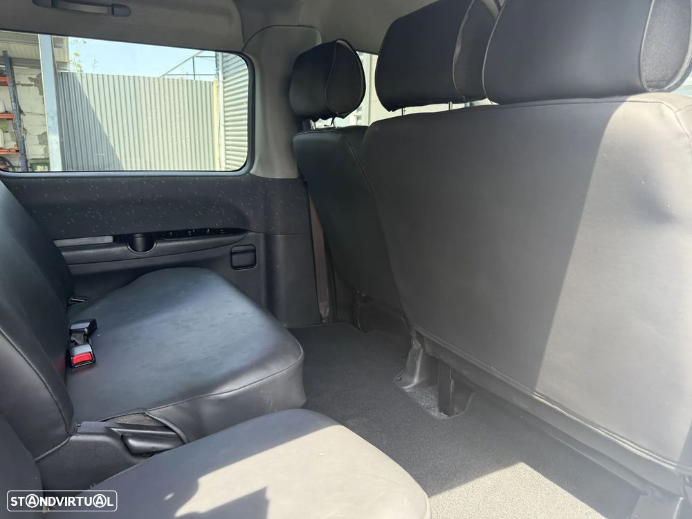 Hyundai H-1 - 14