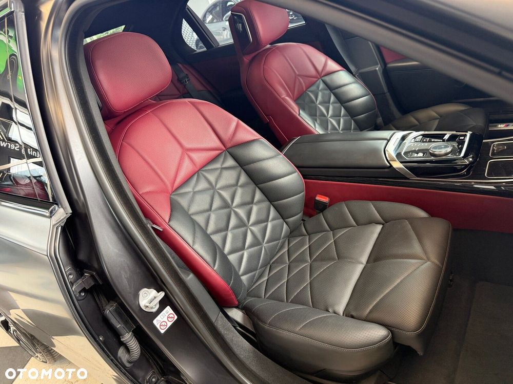 BMW Seria 7 - 16
