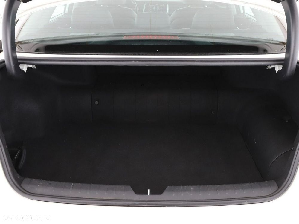 Kia Optima Plug-in Hybrid - 21