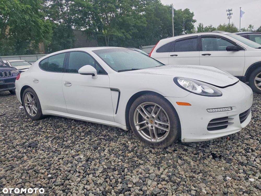 Porsche Panamera - 3