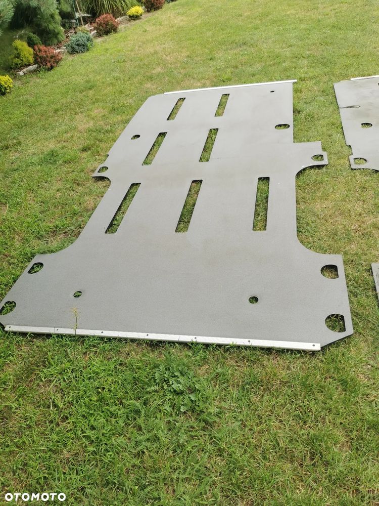 Podłoga szyny Podsufitka Sprinter 906  wykładzina tunel nawiewu boczki  fotele Mercedes Sprinter 906 fotele - 3