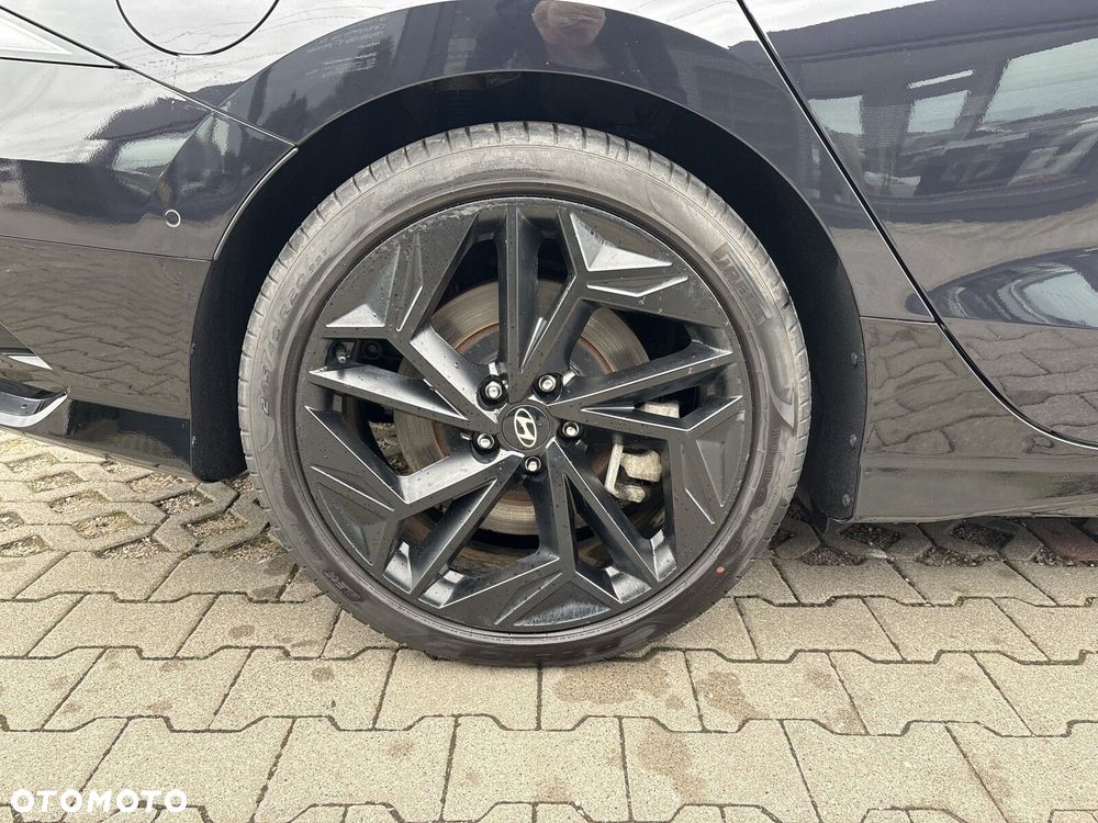 Hyundai IONIQ 6 77kWh Black Edition - 21