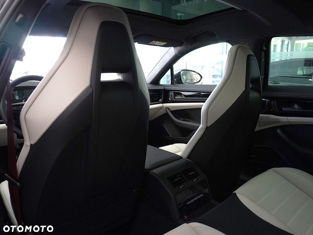 Porsche Panamera 4S E-Hybrid PHEV - 35