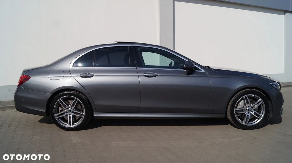 Mercedes-Benz Klasa E 400 4Matic 9G-TRONIC Exclusive - 11