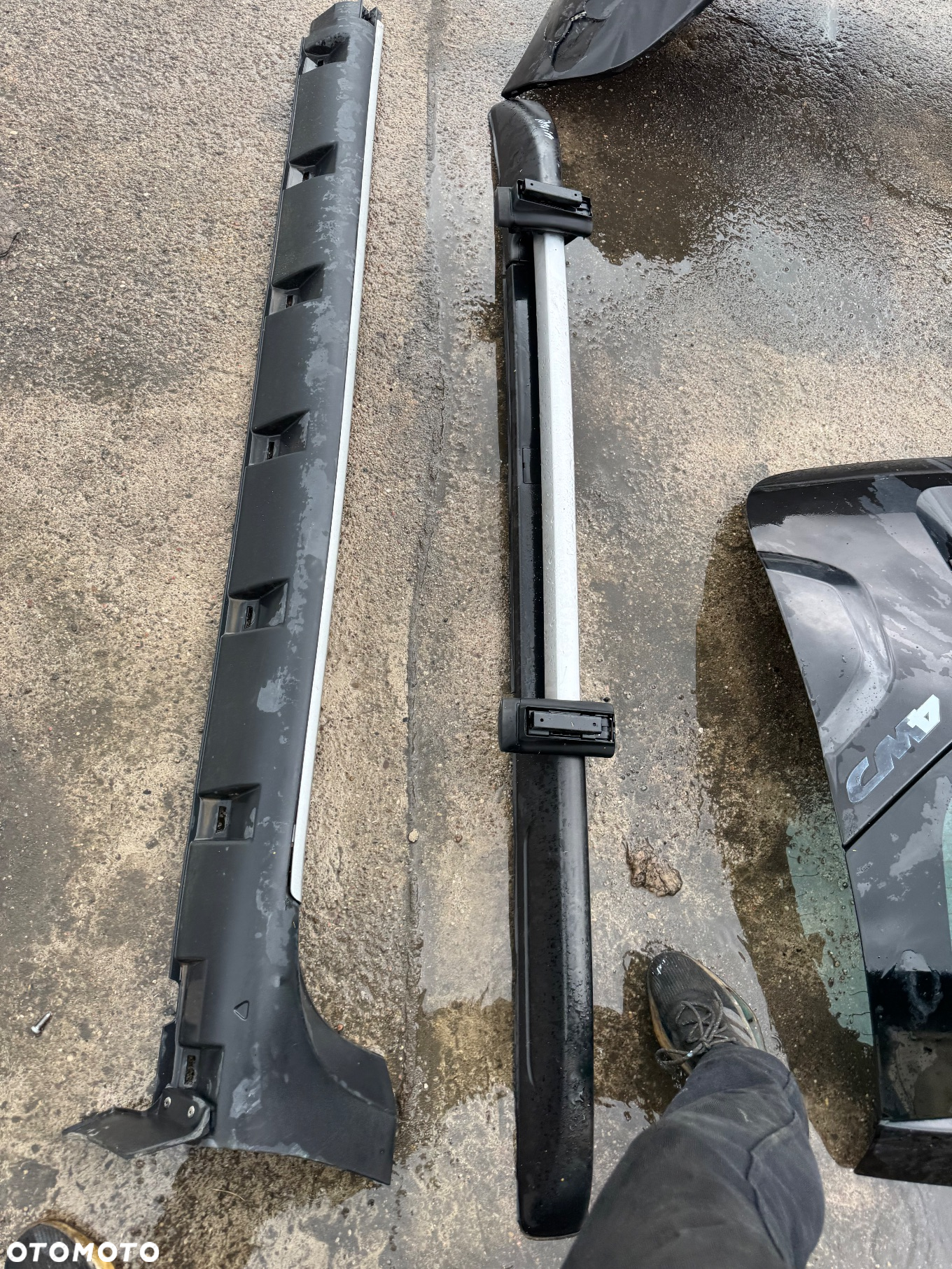 Dacia duster Dacia duster czarne czarny ciemny   Klapa tył tylnia klapa bagażnika -800zl   Lampy tył tylnie prawa lewa 100 szt   Błotnik lewy 250 sztuka   Próg reling dachowy 300 sztuka   Lampa prawa lewa 200 sztuka   Drzwi przednie lewe tylnie lewe prawe 800sztuka   Lusterko lewe 150 zł   Zderzak tylni 250 zł   Szybka wysyłka - 8