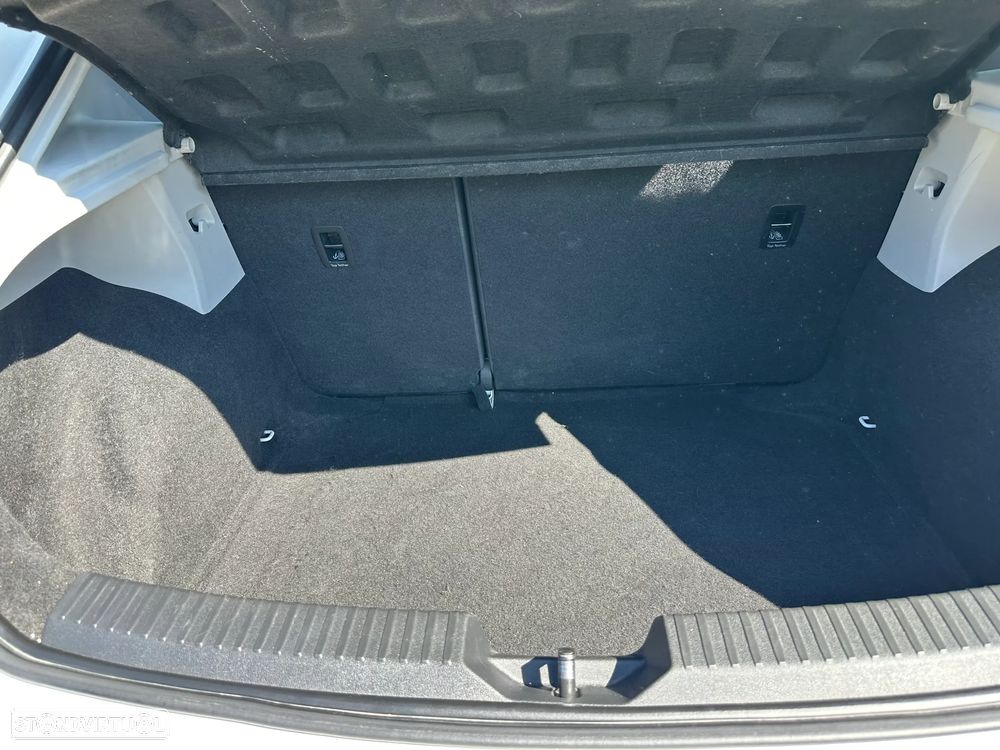 SEAT Leon 1.6 TDI Reference Ecomotive - 10