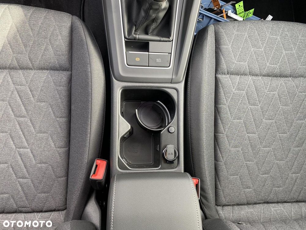 Volkswagen Golf - 25