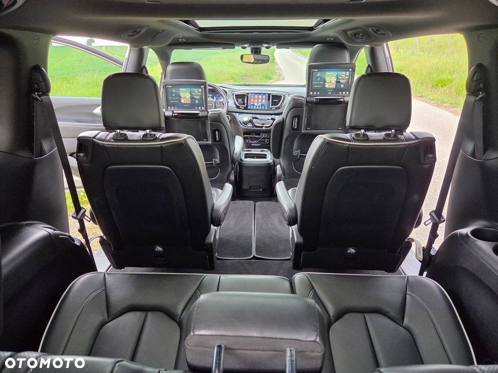 Chrysler Pacifica - 10