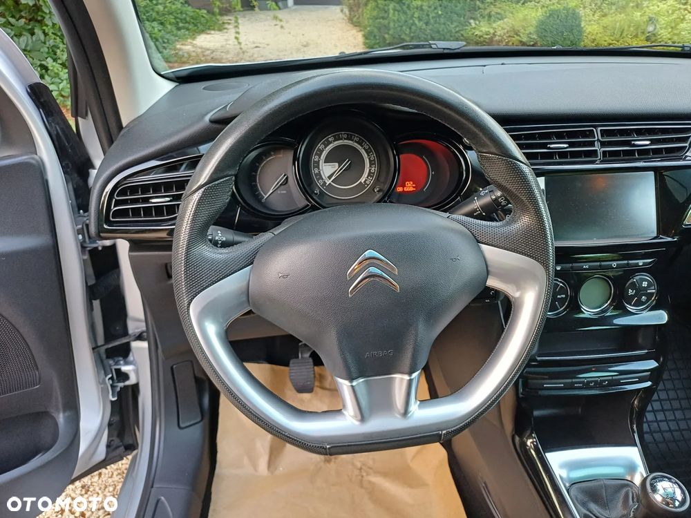 Citroën C3 1.2 PureTech Exclusive - 26