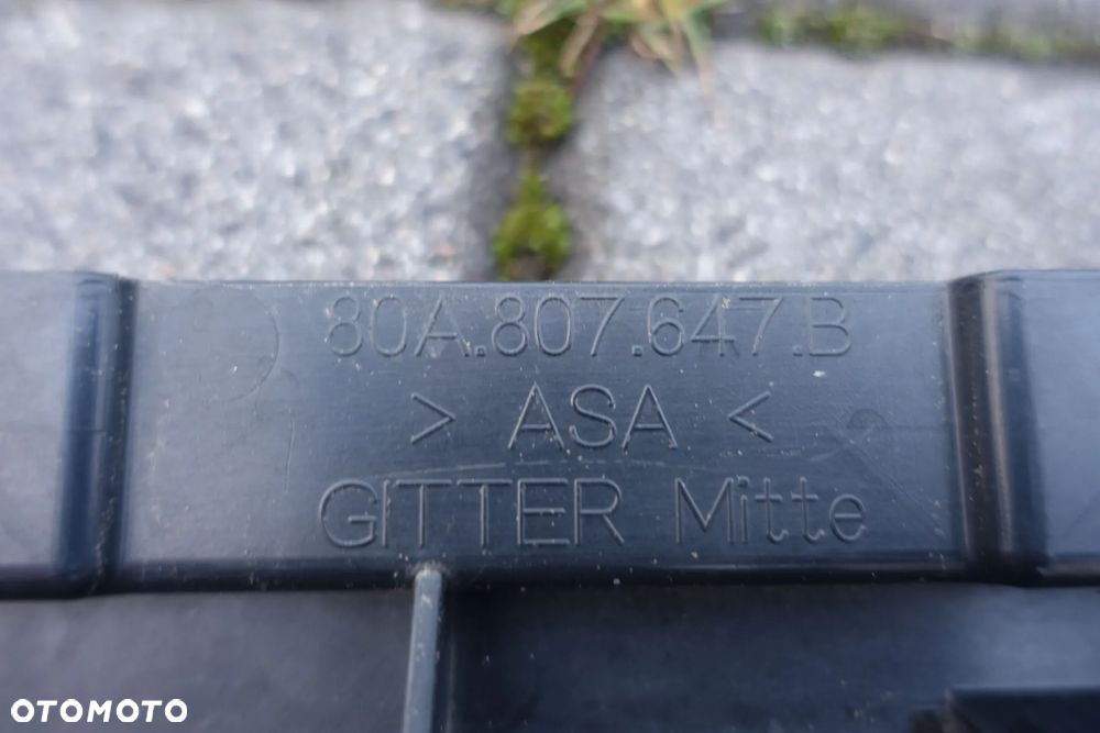 KRATKA ZDERZAKA ŚRODKOWA AUDI Q5 II SLINE - 9