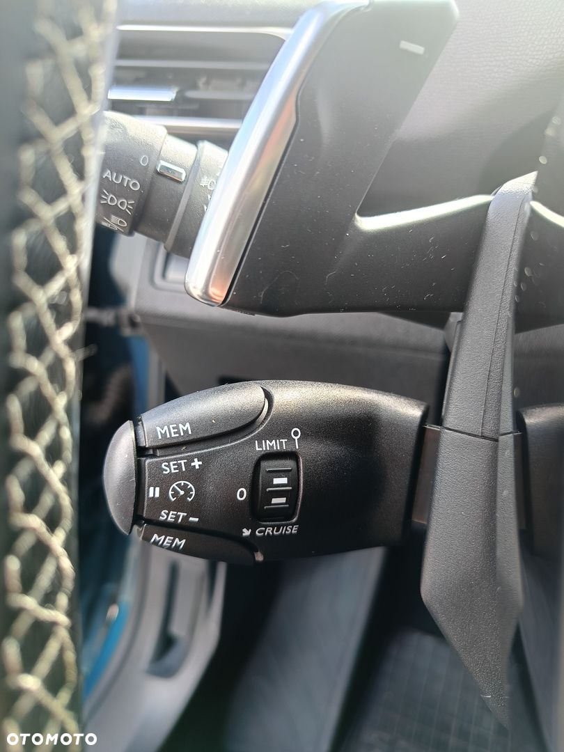 Peugeot 5008 1.5 BlueHDI Allure S&S EAT8 - 16